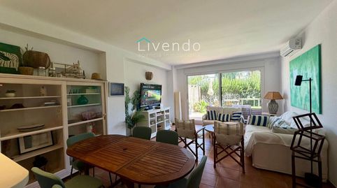 Bajo con jardín privado en urbanización con piscinas y pistas de pádel., imatge 3