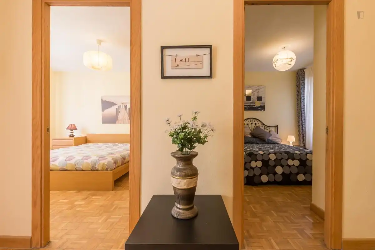 Habitación en Reyes Católicos