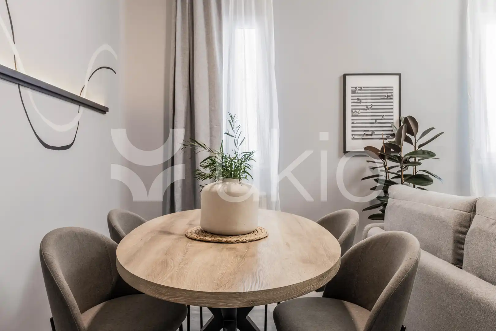 Comedor de Apartamento de alquiler en Madrid con Aire acondicionado, Calefacción y Amueblado