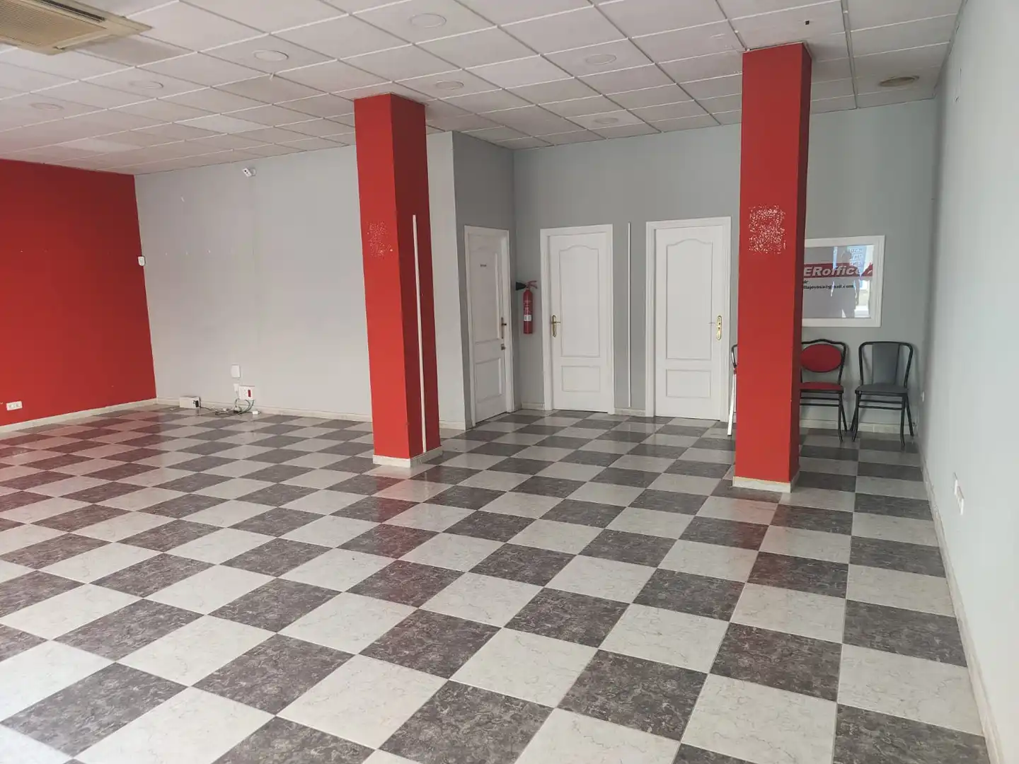 Local commercial à vendre à Carrer Constitució 46