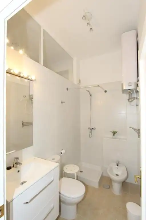 Badezimmer von Wohnung zur Miete in Málaga mit Klimaanlage und Möbliert