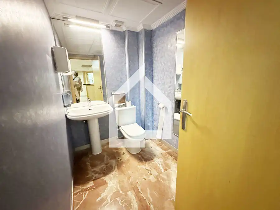 Baño de Local de alquiler en San Vicente del Raspeig / Sant Vicent del Raspeig con Aire acondicionado