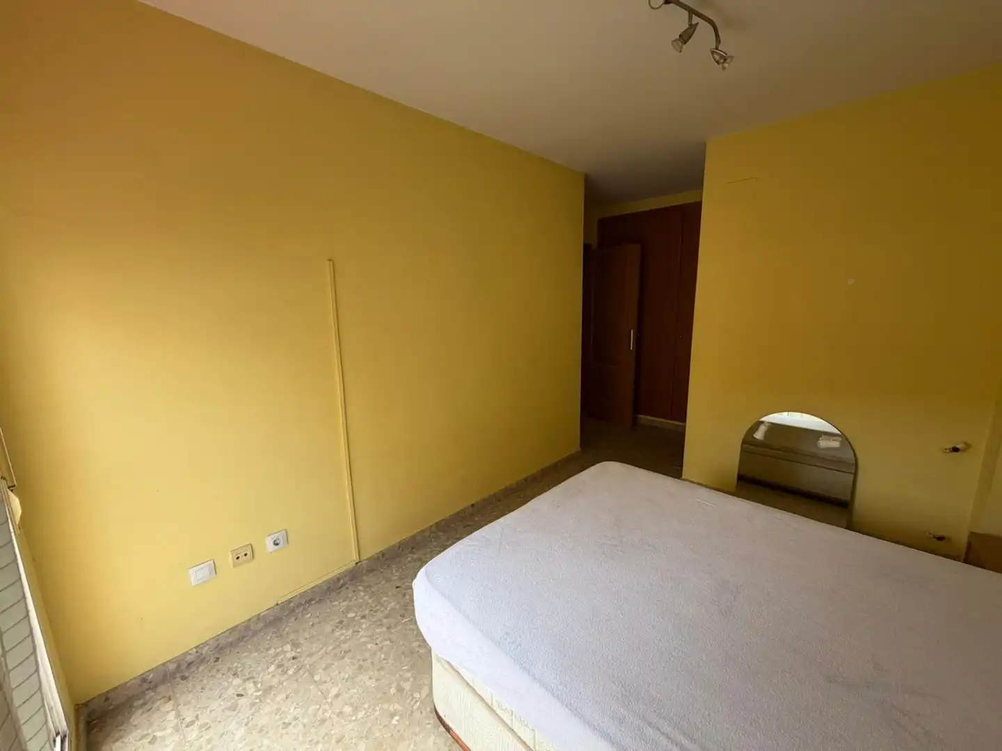 Dormitori de Pis de lloguer en Vila-real amb Traster
