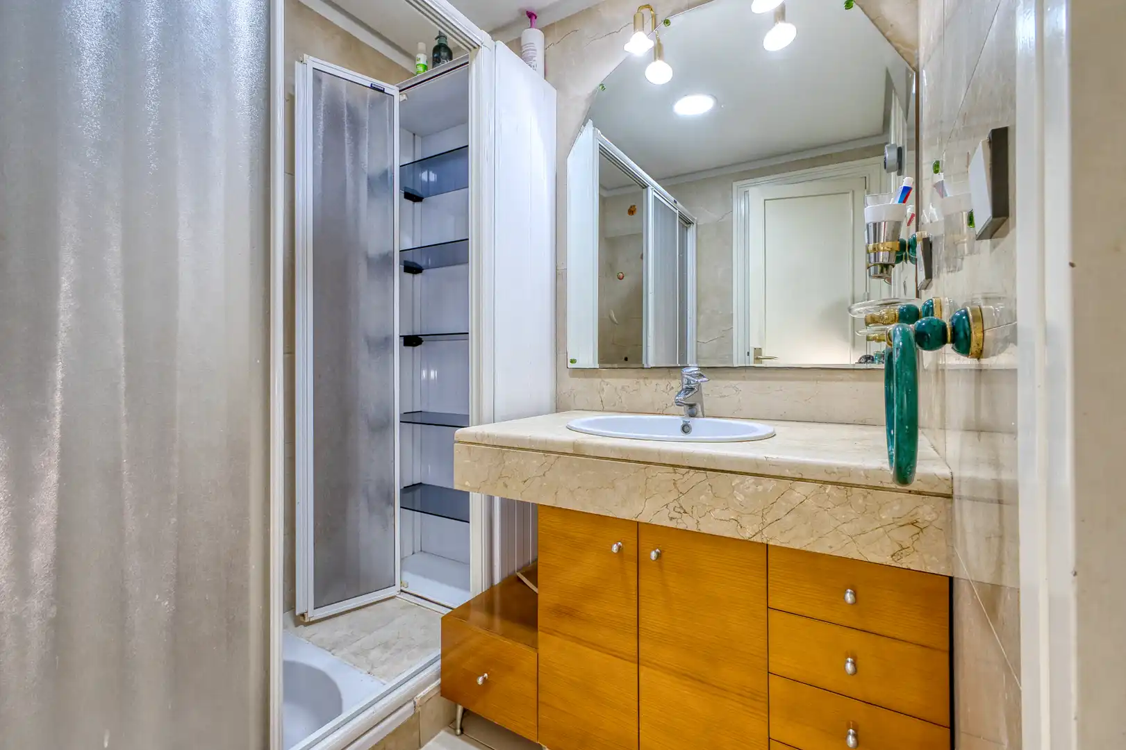 Baño de Piso en venta en Alicante / Alacant con Aire acondicionado, Calefacción y Terraza