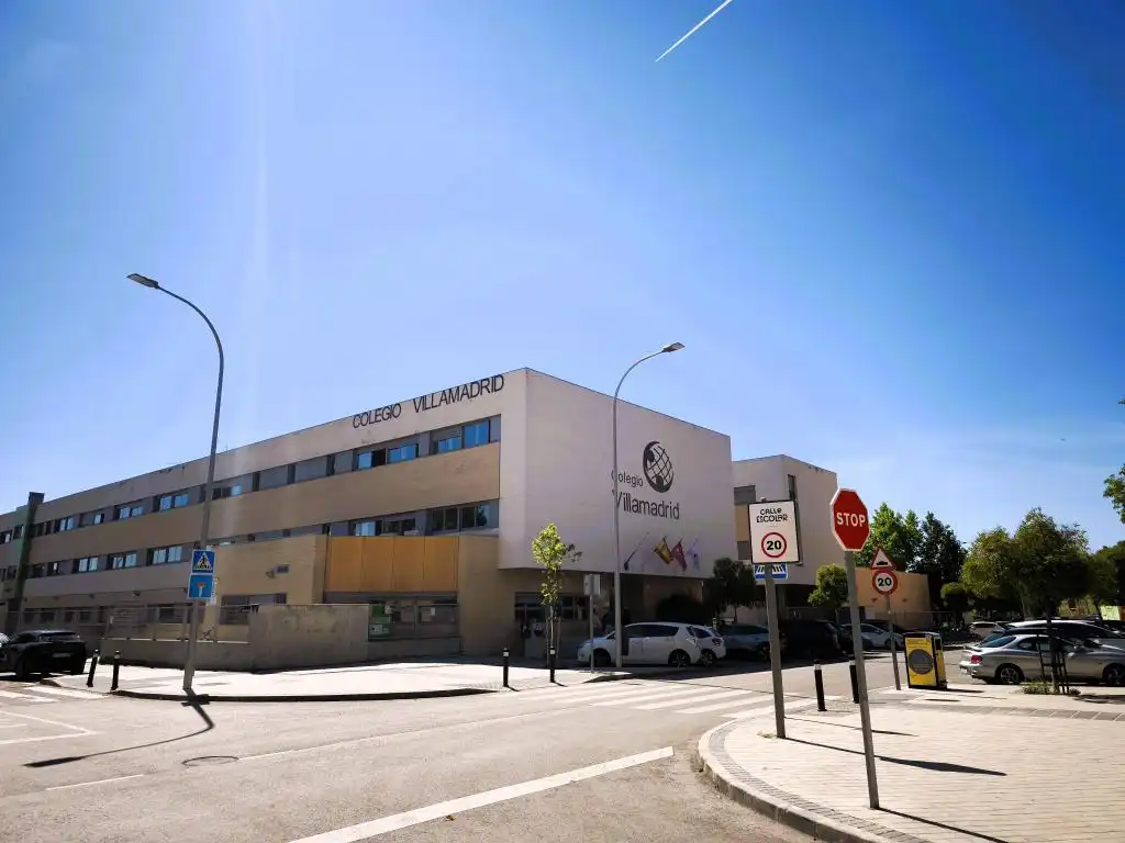 Außenansicht von Wohnung zum Verkauf in Madrid mit Heizung und Abstellraum