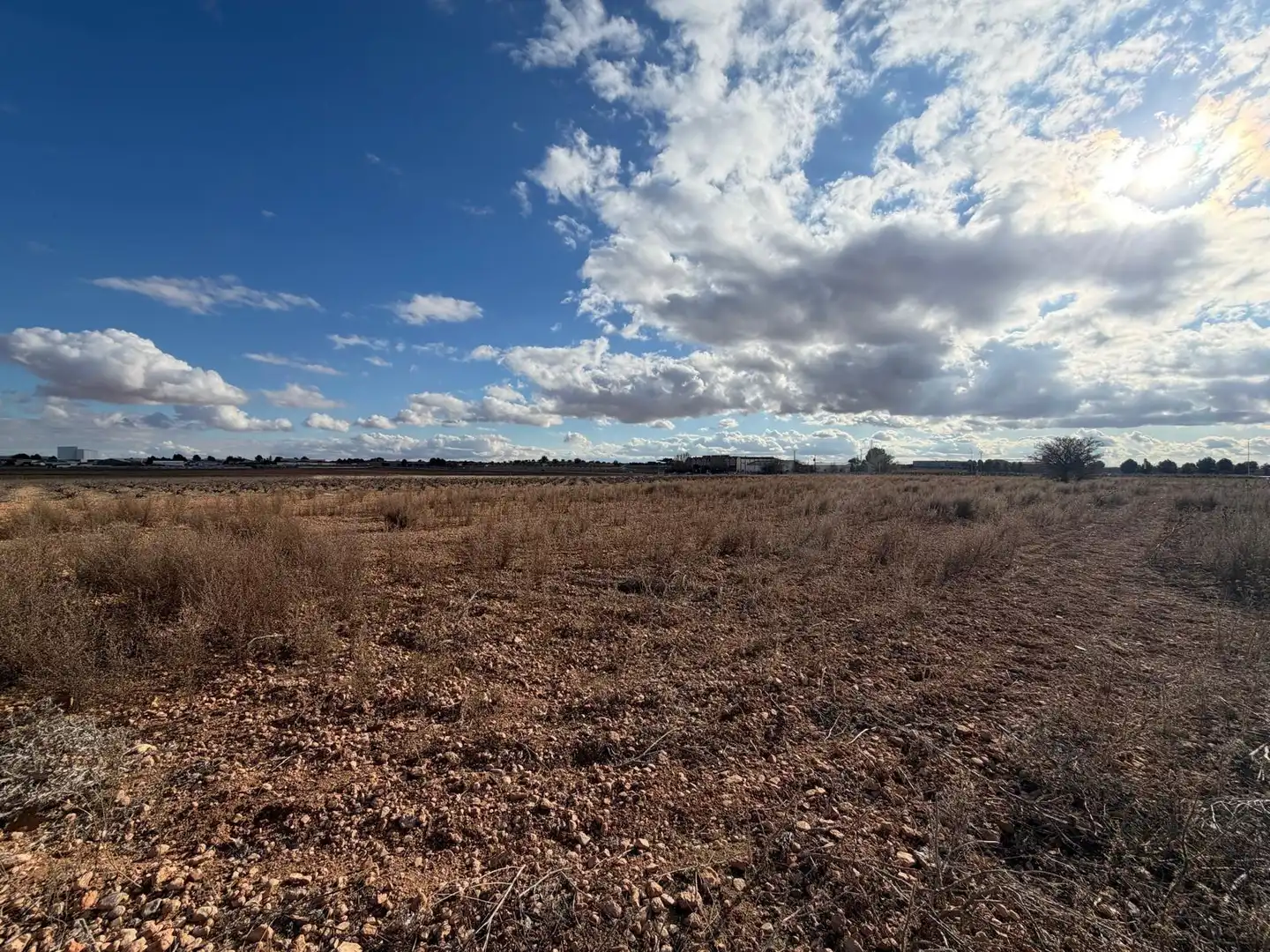 Terrenos y solares en venta en Miguel Esteban