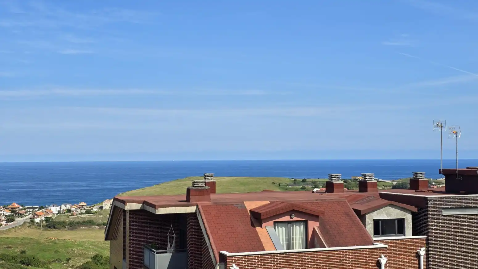 Vista exterior de Pis en venda en Suances amb Calefacció, Parquet i Moblat