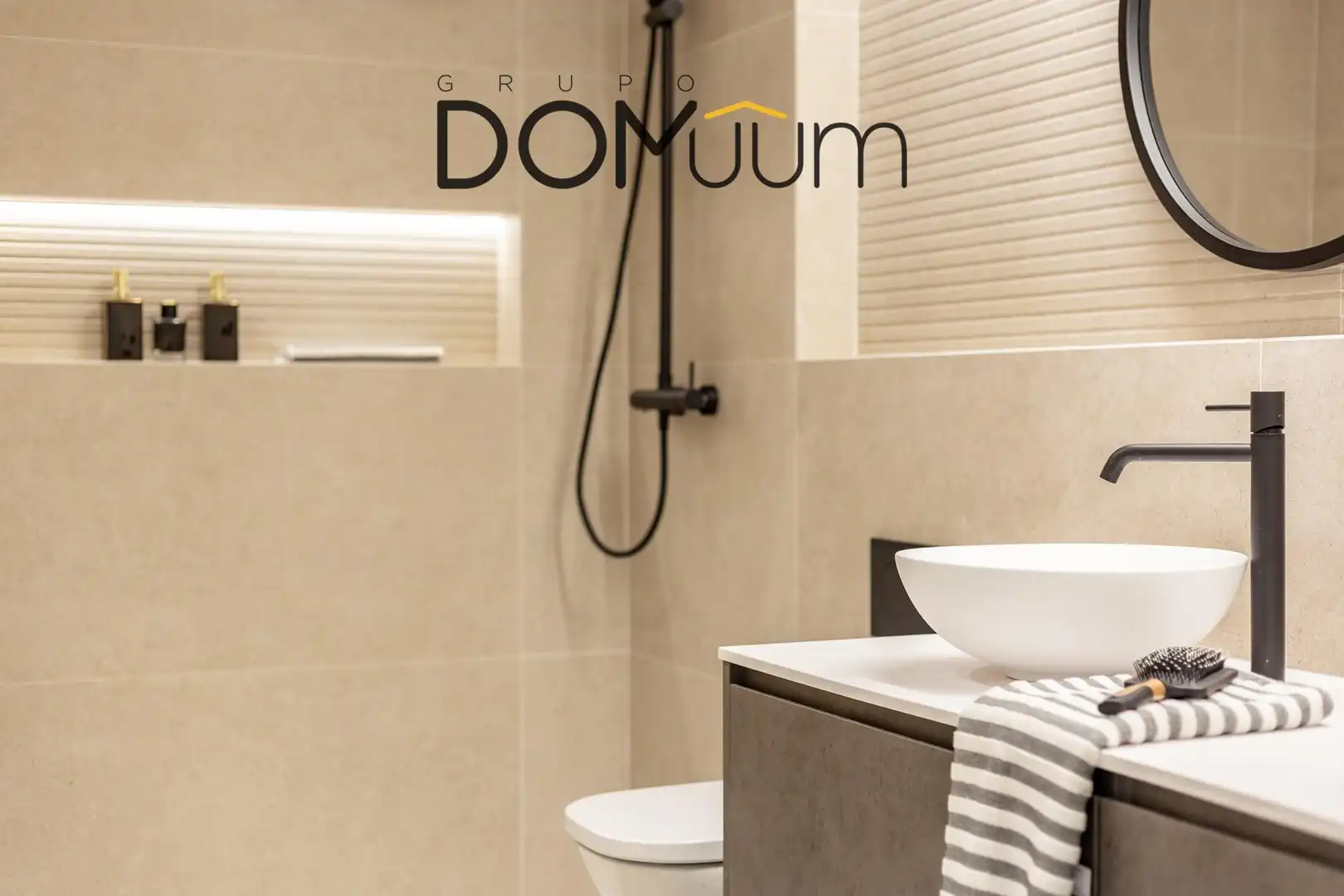 Badezimmer von Wohnung zum Verkauf in Tarragona mit Heizung, Parkett und Terrasse