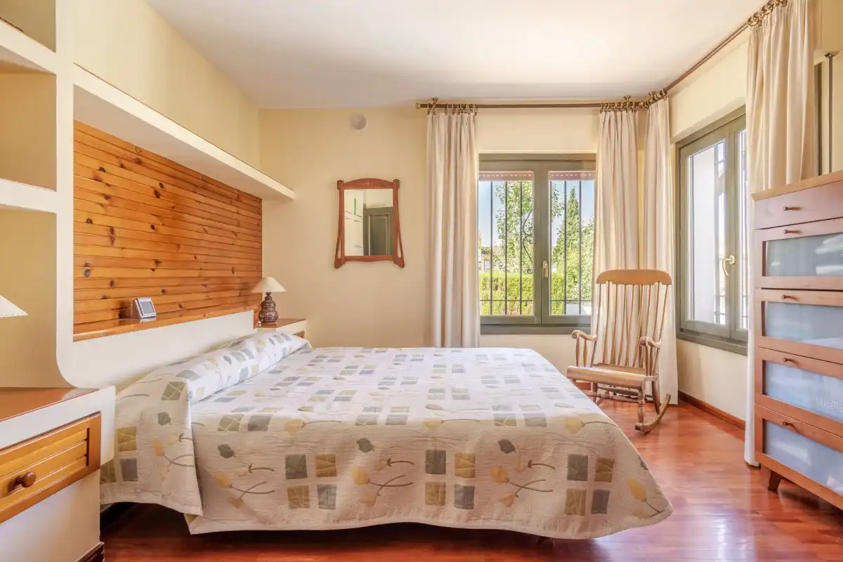 Dormitori de Casa o xalet en venda en La Zubia amb Aire condicionat, Calefacció i Jardí privat