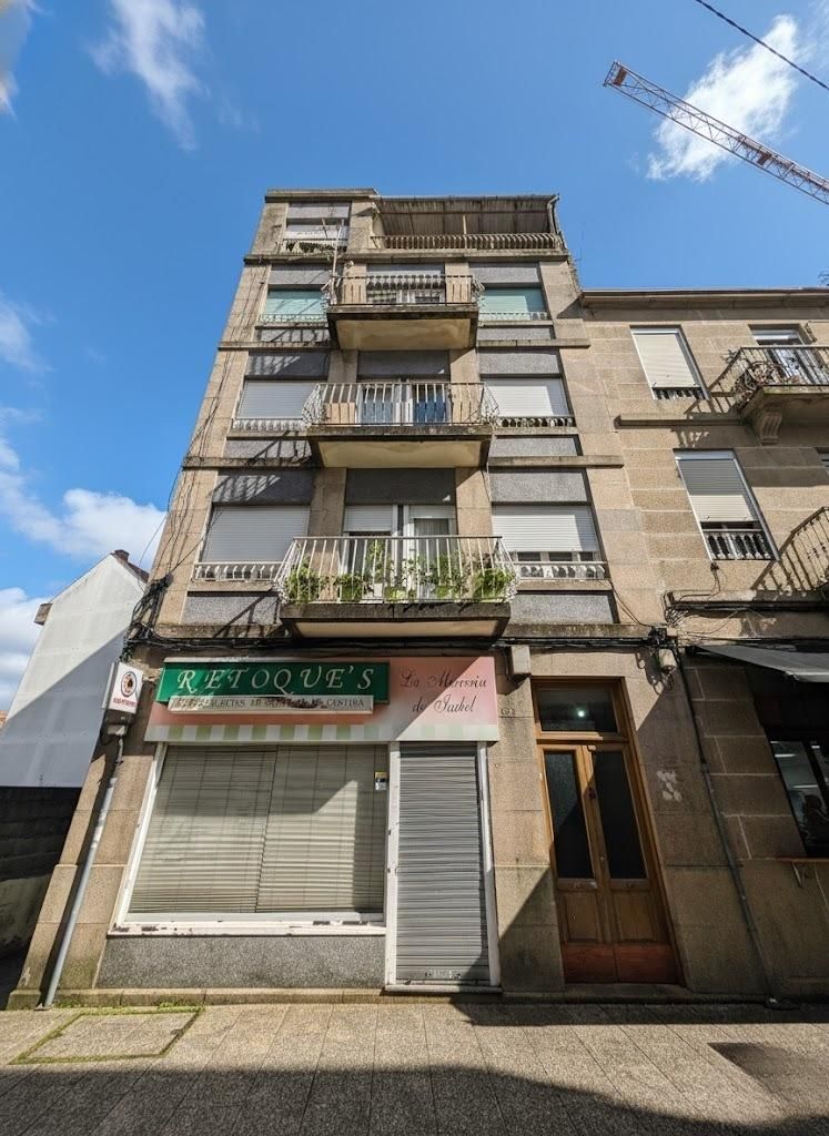 Vista exterior de Edificio en venta en Vigo 