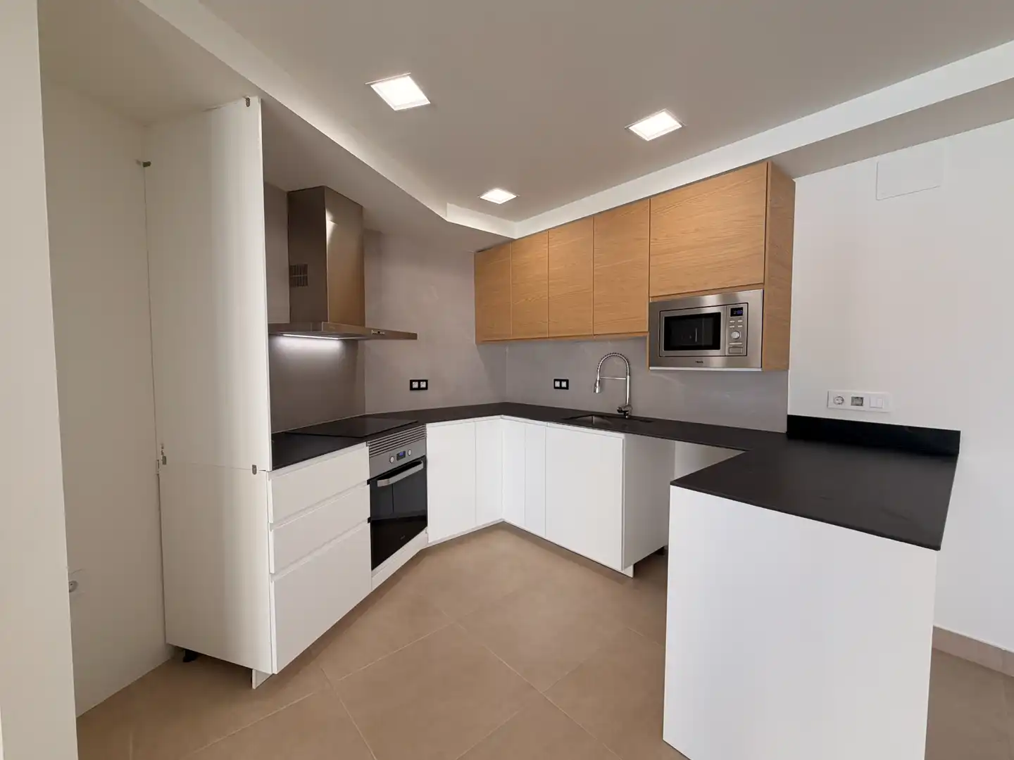 Cocina de Dúplex en venta en Terrassa con Aire acondicionado, Calefacción y Terraza