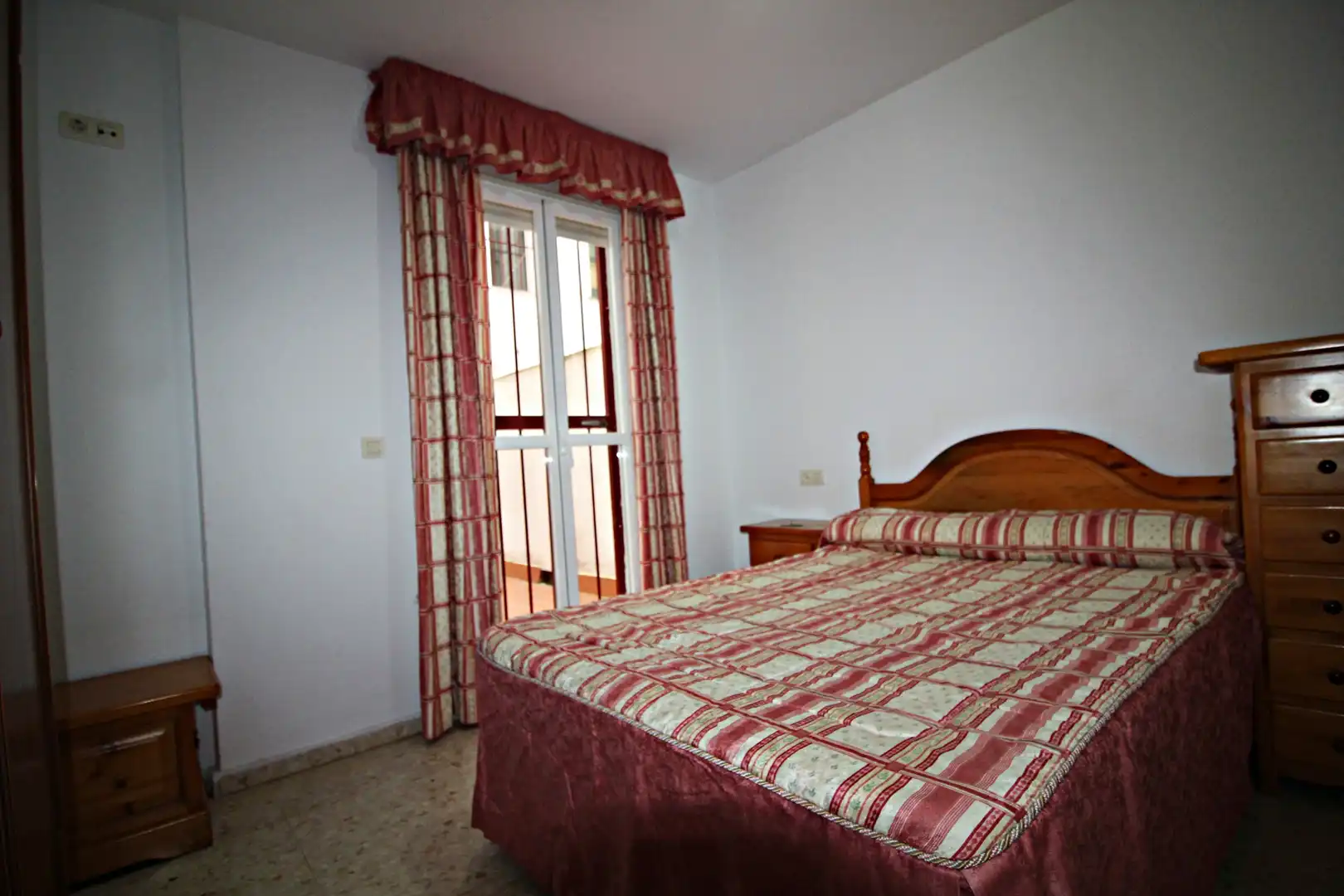 Schlafzimmer von Wohnung zum Verkauf in Huelva mit Möbliert und Balkon