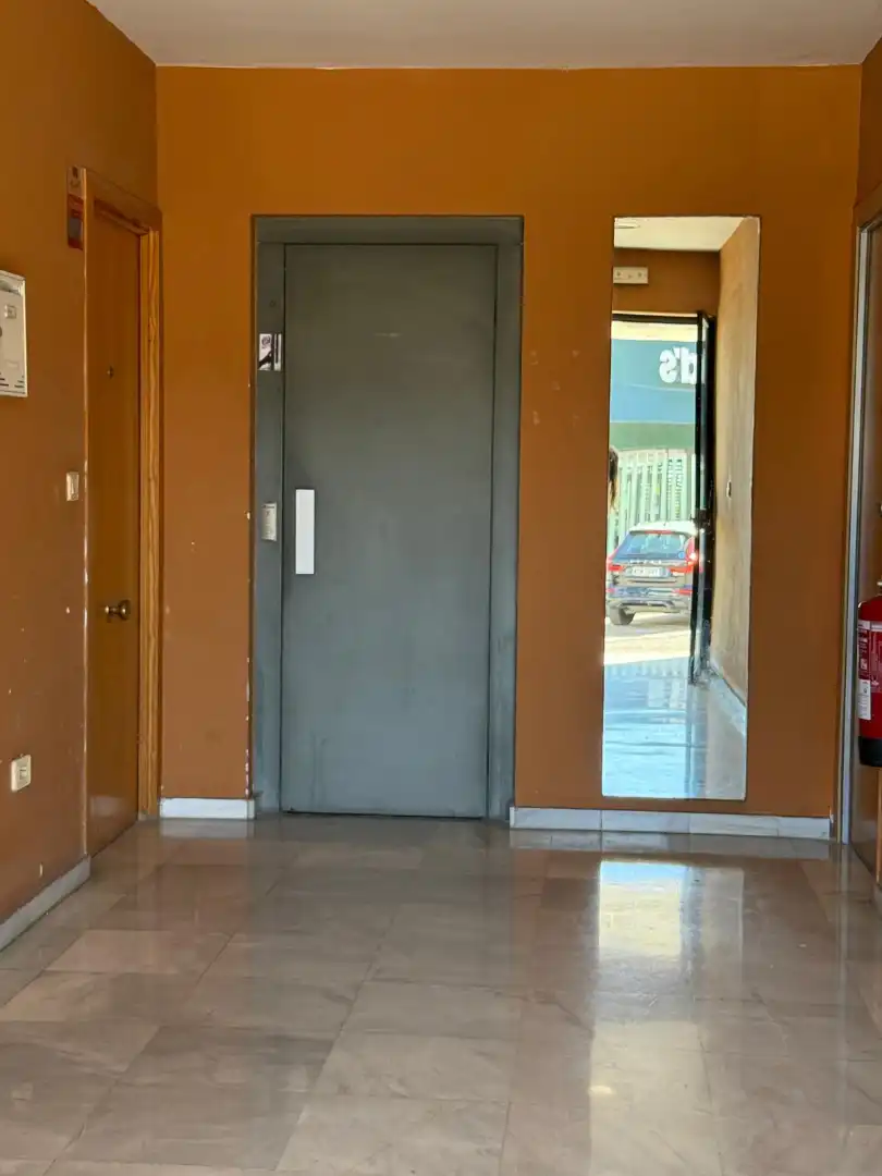 Office for rent in Mairena del Aljarafe  with Air Conditioner