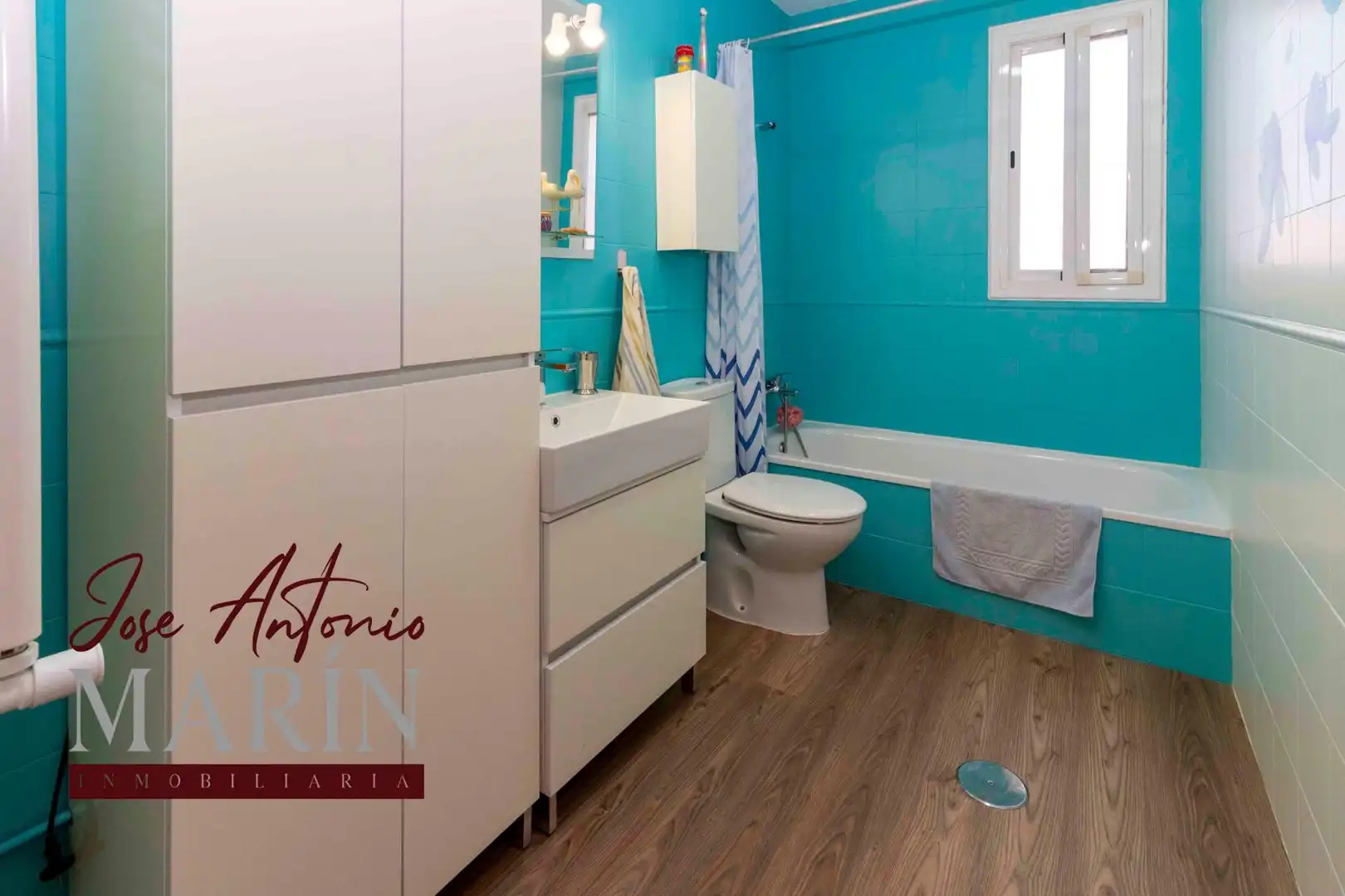 Baño de Casa adosada en venta en Badajoz con Aire acondicionado, Calefacción y Trastero
