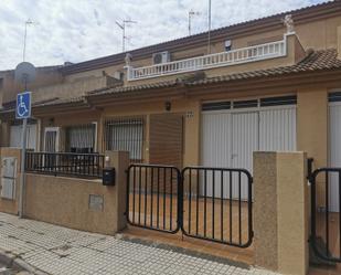 Vista exterior de Casa adosada en venda en Pilar de la Horadada