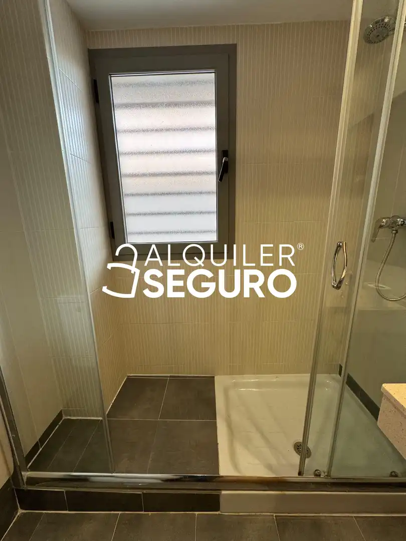 Bany de Estudi de lloguer en Málaga amb Aire condicionat i Traster