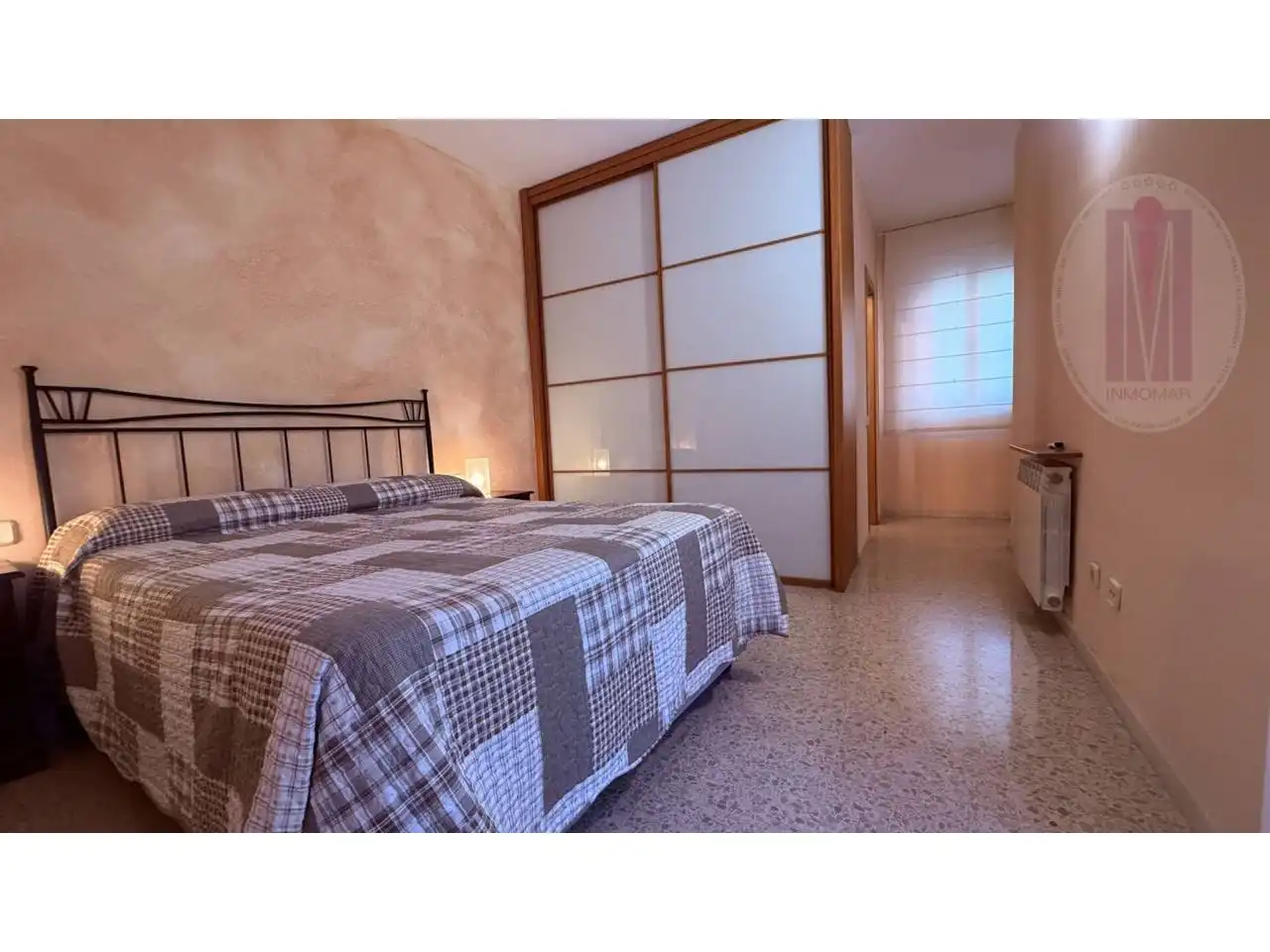 Habitación de Piso en venta en Cornellà de Llobregat con Calefacción y Balcón
