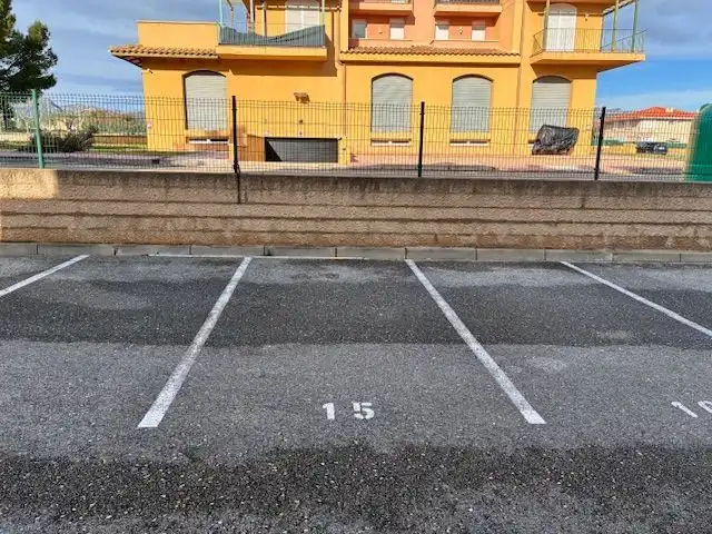 Aparcament de Estudi en venda en Mont-roig del Camp amb Aire condicionat, Calefacció i Piscina comunitària