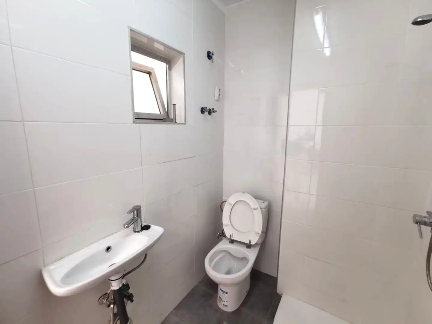 Badezimmer von Fabrikhallen zur Miete in Málaga