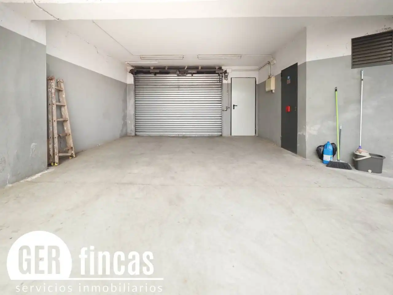Parkplatz von Wohnung zum Verkauf in Terrassa mit Klimaanlage, Parkett und Terrasse