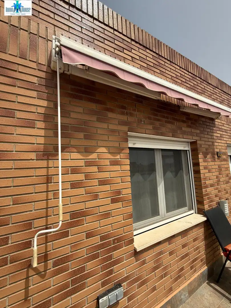 Vista exterior de Àtic en venda en Albacete amb Aire condicionat, Calefacció i Parquet