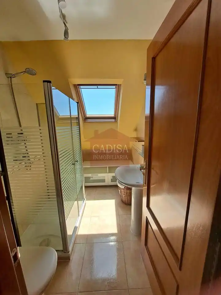 Baño de Apartamento de alquiler en Villares de la Reina con Calefacción y Amueblado