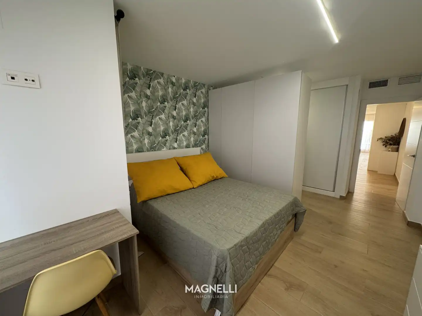 Flat for sale in Calle Manuel Maestre, Plaza Castelar - Mercado Central