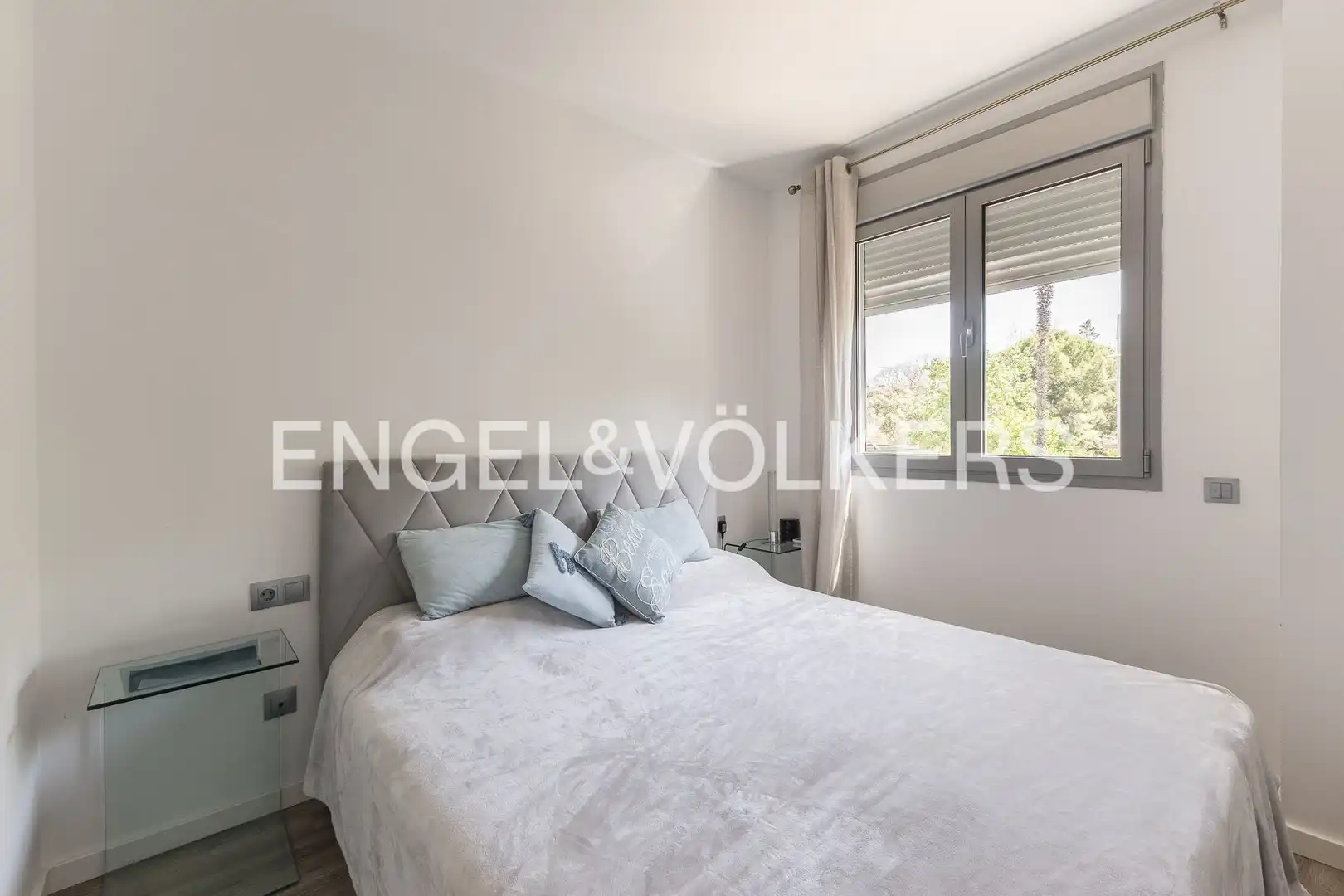 Habitación de Piso en venta en Esplugues de Llobregat con Aire acondicionado, Calefacción y Jardín privado