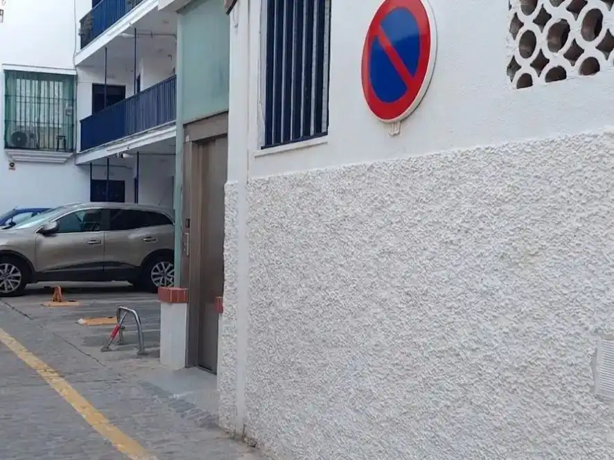 Parking de Piso de alquiler en Rota con Aire acondicionado, Amueblado y Balcón