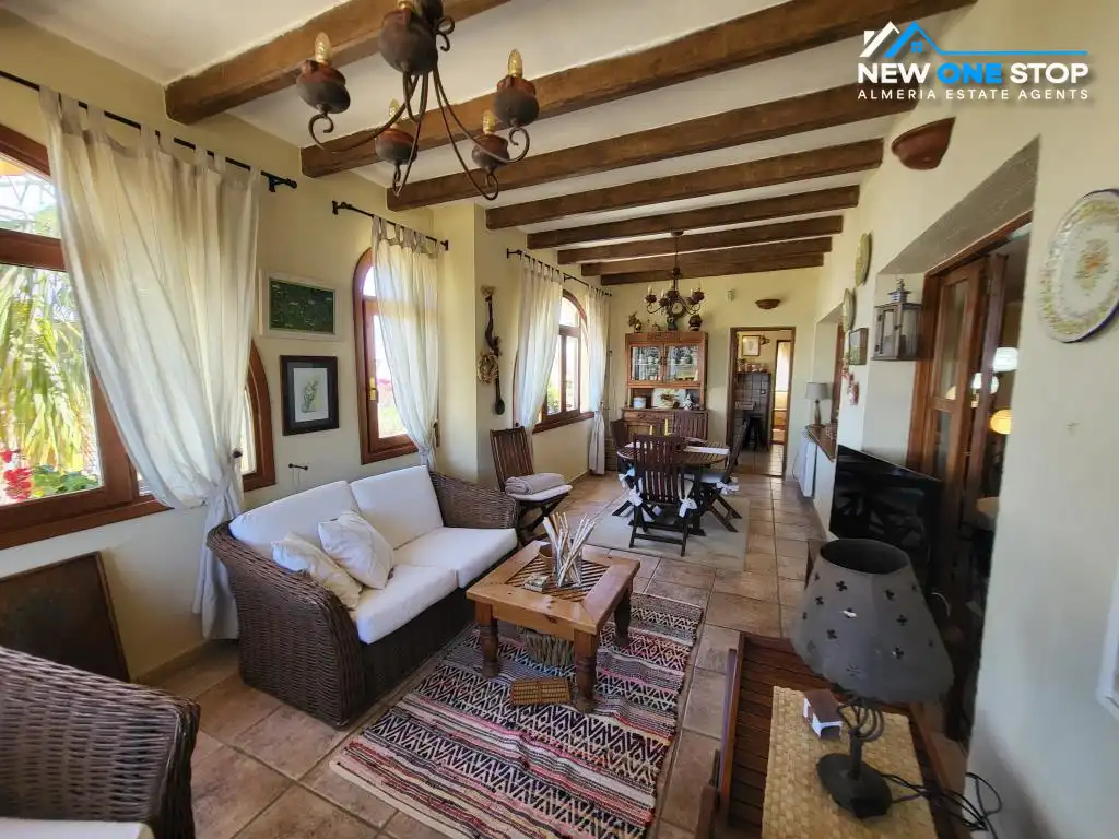 Sala de estar de Casa o chalet en venta en Mojácar con Aire acondicionado, Calefacción y Jardín privado