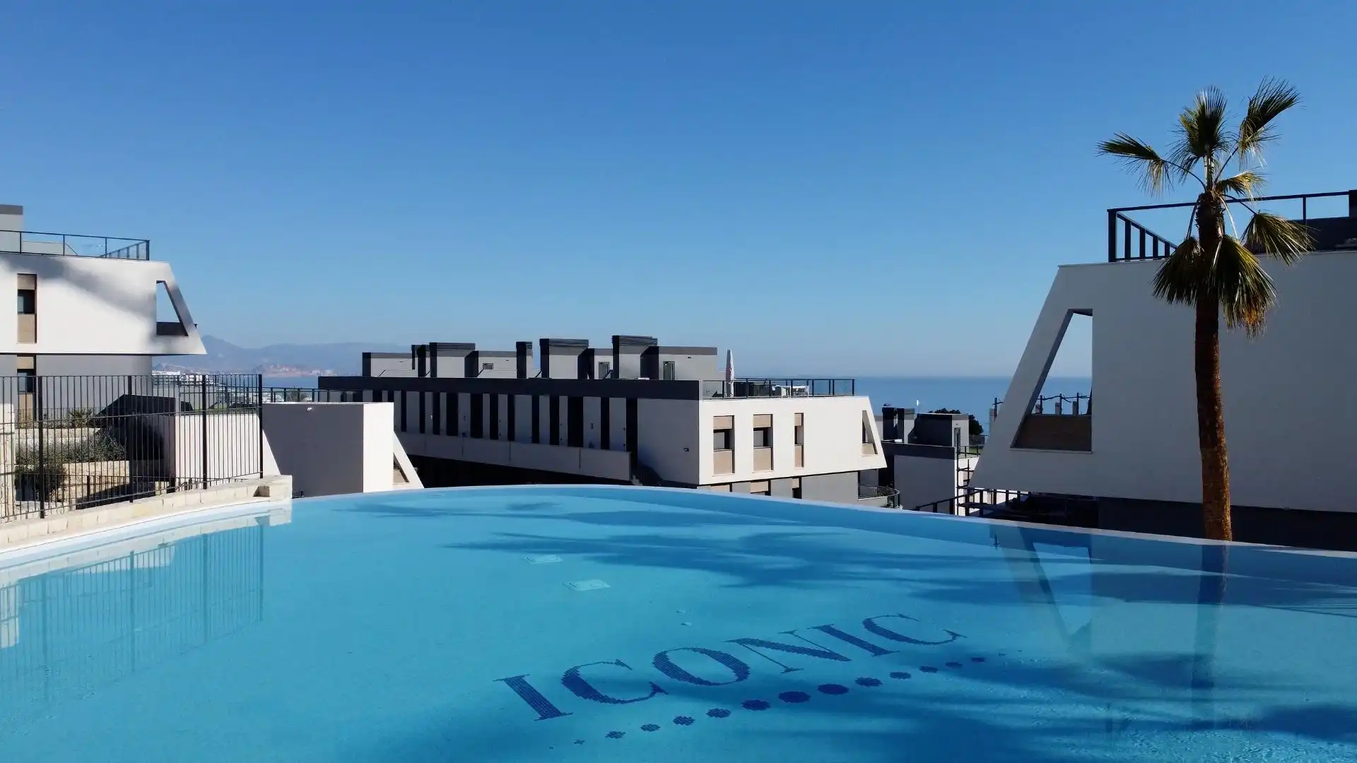 Schwimmbecken von Erdgeschoss zum Verkauf in Santa Pola mit Klimaanlage, Heizung und Privatgarten