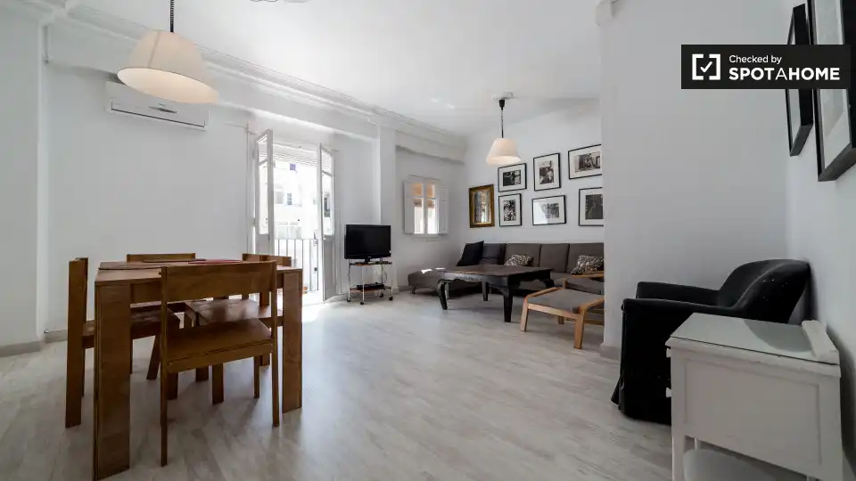 Flat with terrace to rent in L'Eixample, imagen 5