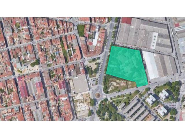 Terreno en Venta en Avenida Glòries Catalanes en Can Palet II - Santa Eulàlia