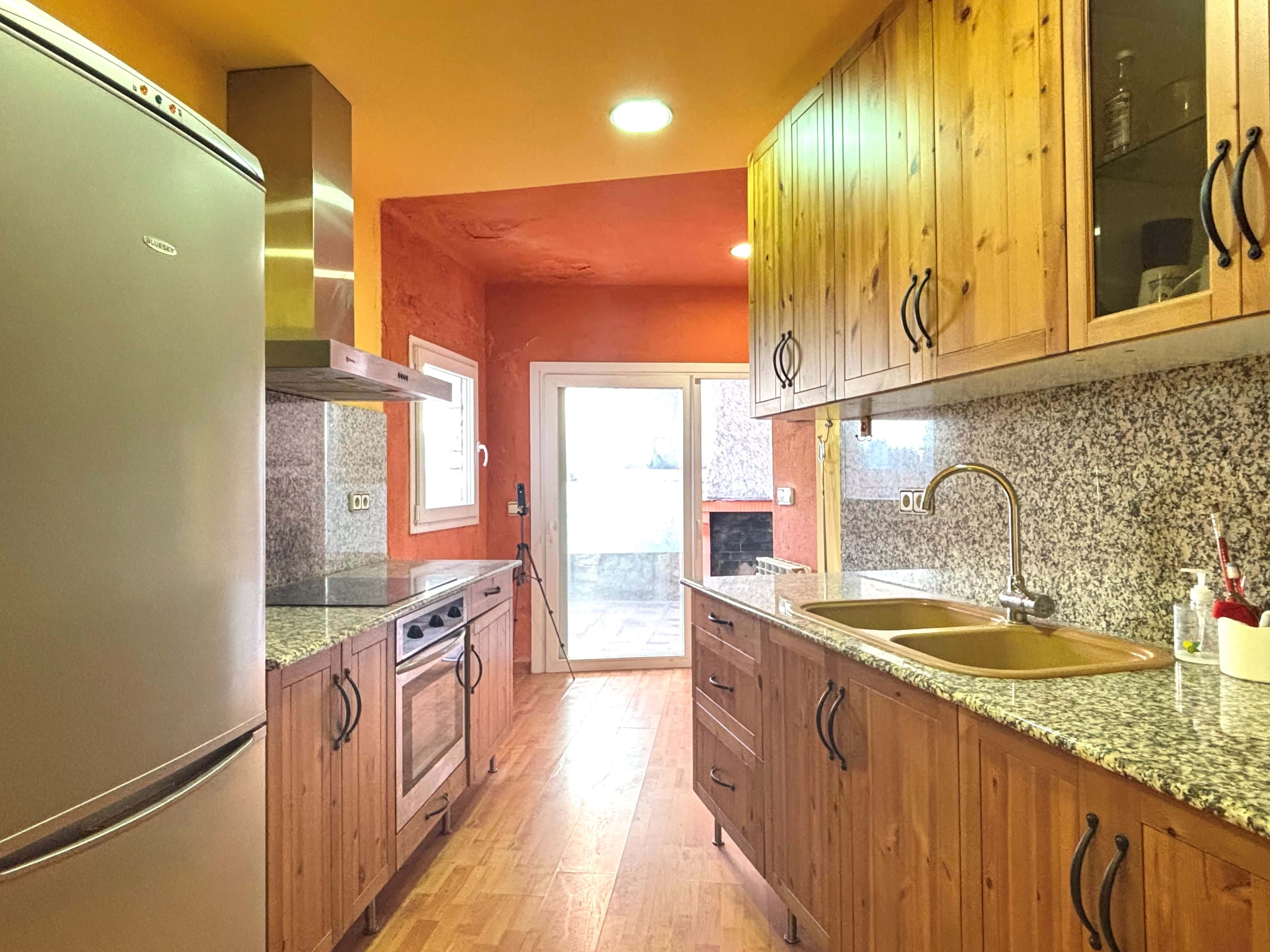 Cuina de Casa o xalet en venda en Castellserà amb Calefacció i Terrassa