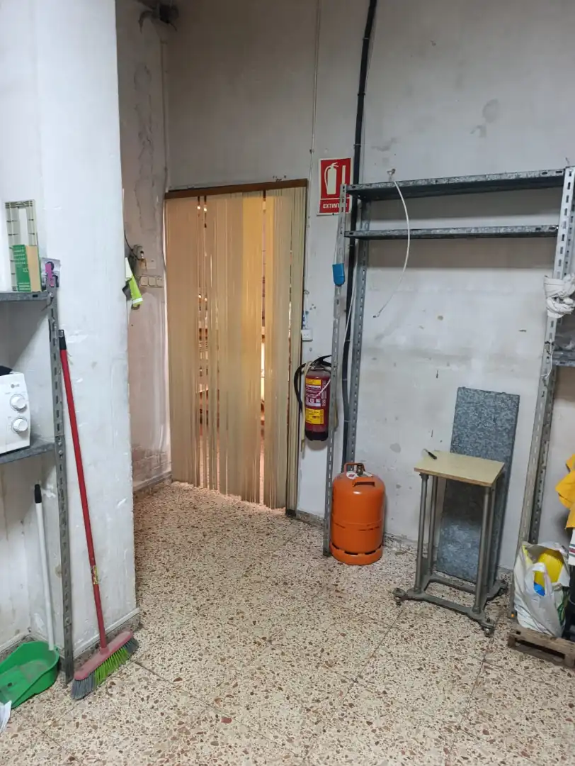 Local en venta en Calle Hernán Cortés, 14, Plaza de Toros - Avenida Chapí - Trinquete