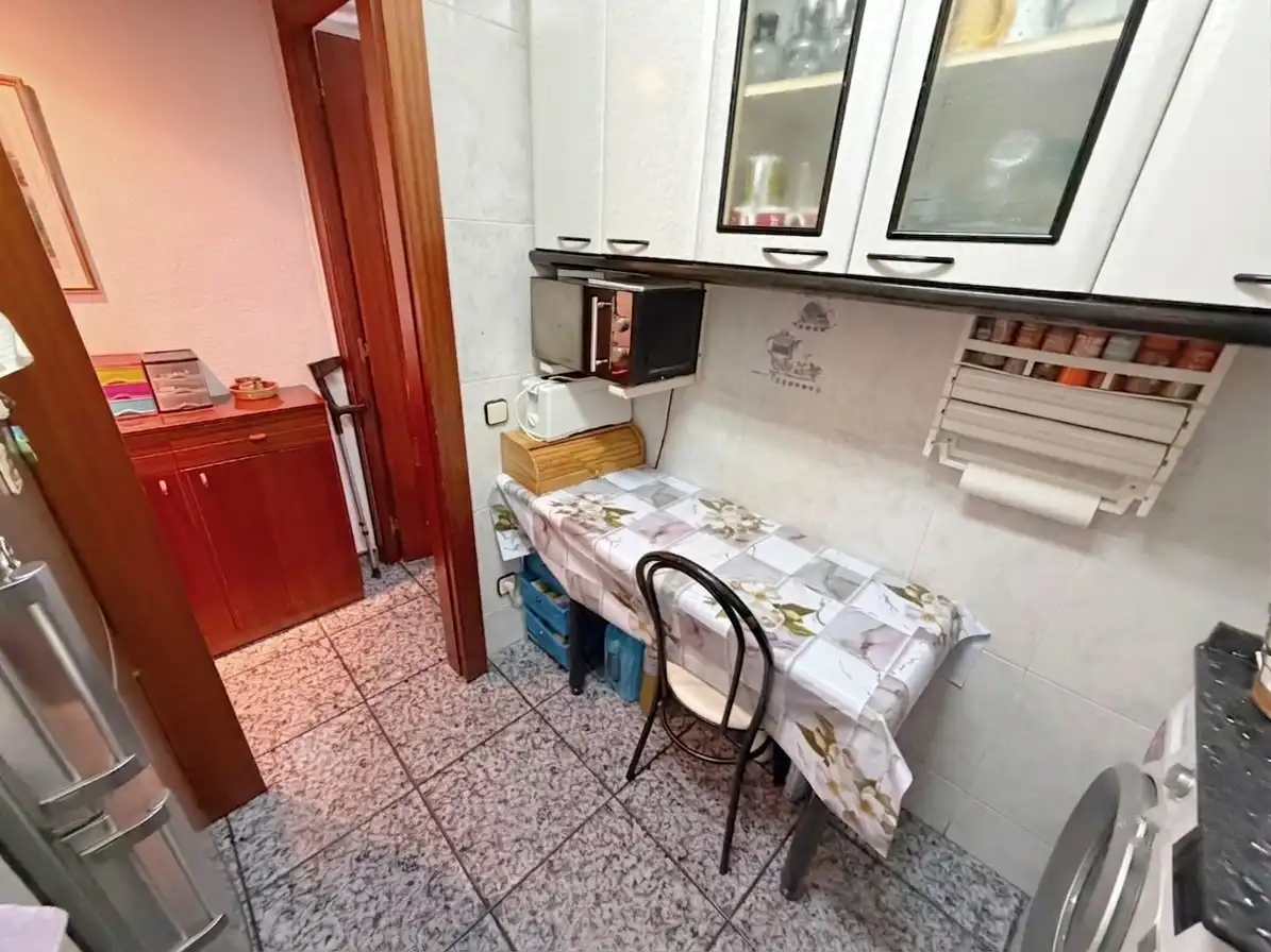 Kitchen of Flat for sale in El Prat de Llobregat  with Air Conditioner and Oven