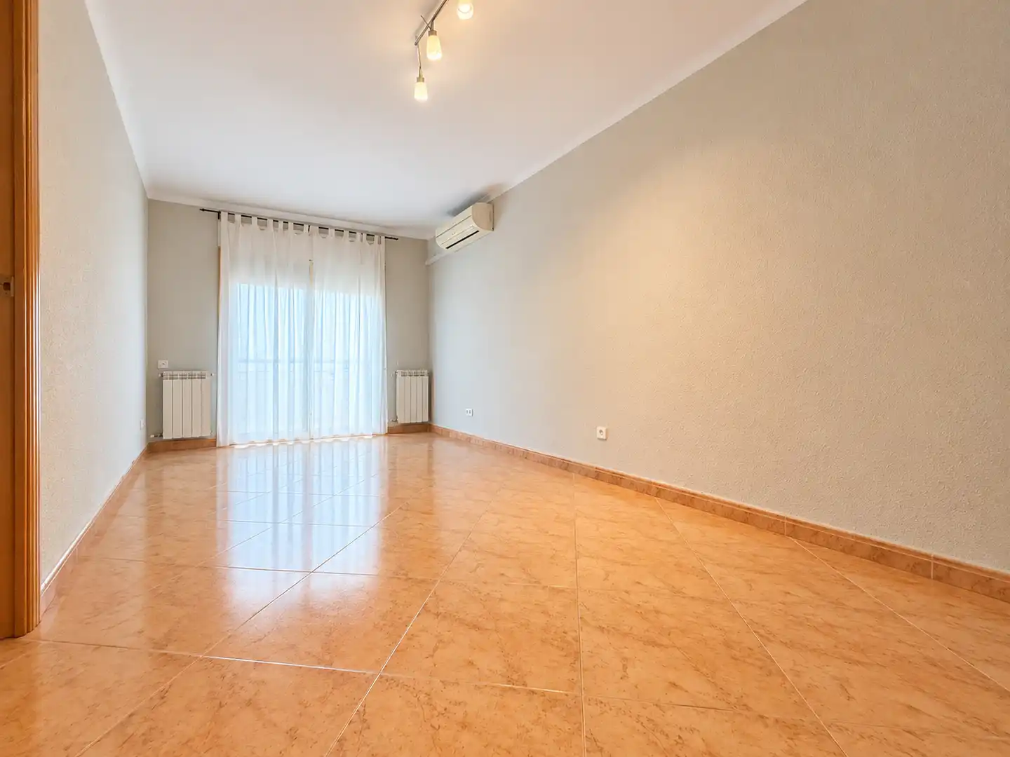 Piso con terraza en venta en Plaça de Ferran de Sagarra, imagen 3