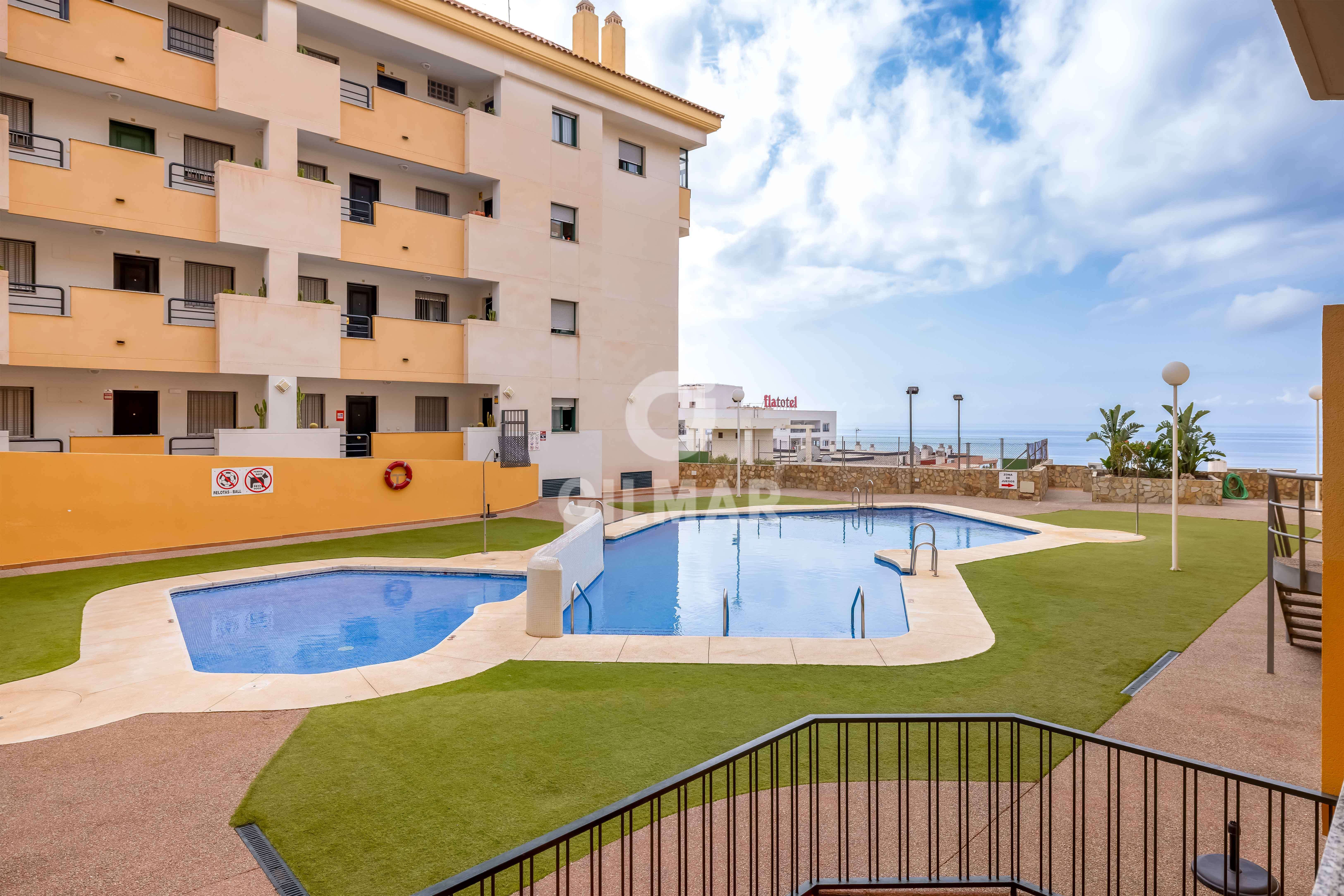 Vista exterior de Pis en venda en Benalmádena amb Calefacció, Traster i Piscina