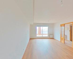 Living room of Flat for sale in  Madrid Capital  with Heating, Terrace and Storage room