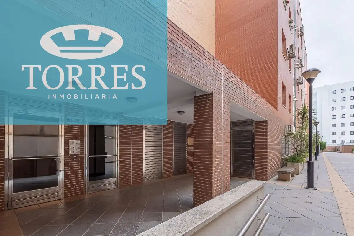 Exterior view of Flat for rent in Granada  with Air Conditioner and Heating