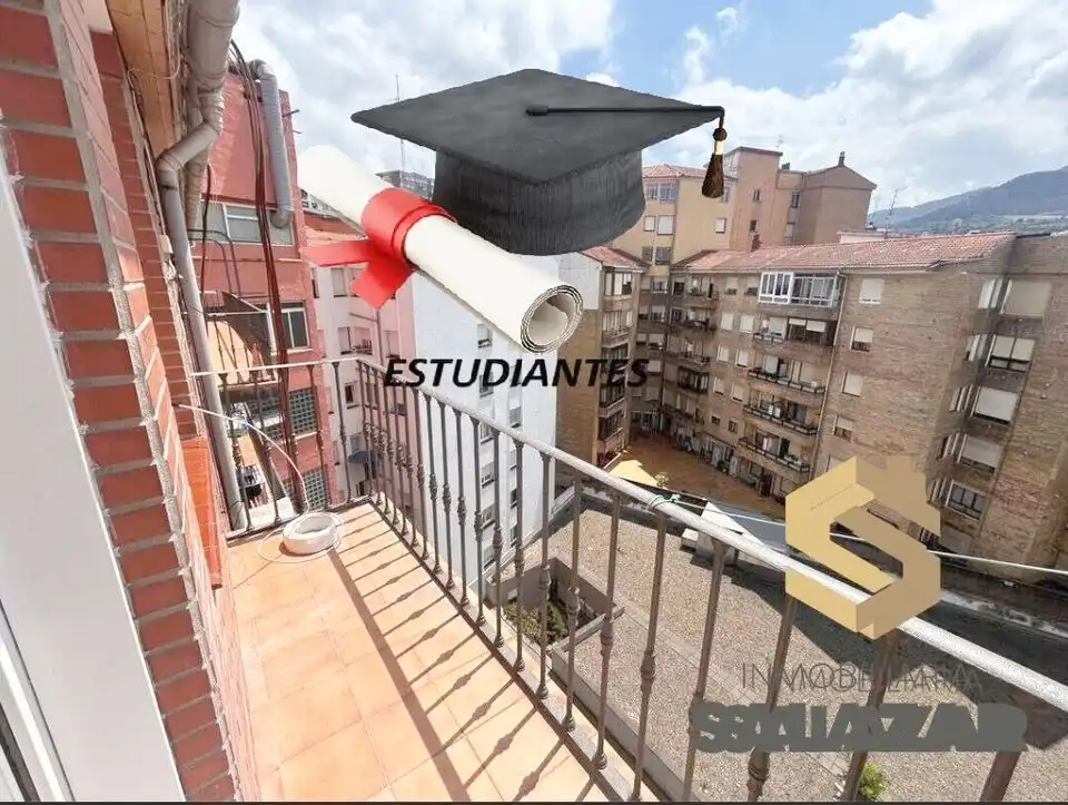 Vista exterior de Piso de alquiler en Bilbao  con Calefacción