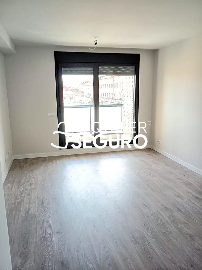 Flat for rent in de Vicente Ferrer , Ciudad de la Comunicación - Arco Ladrillo