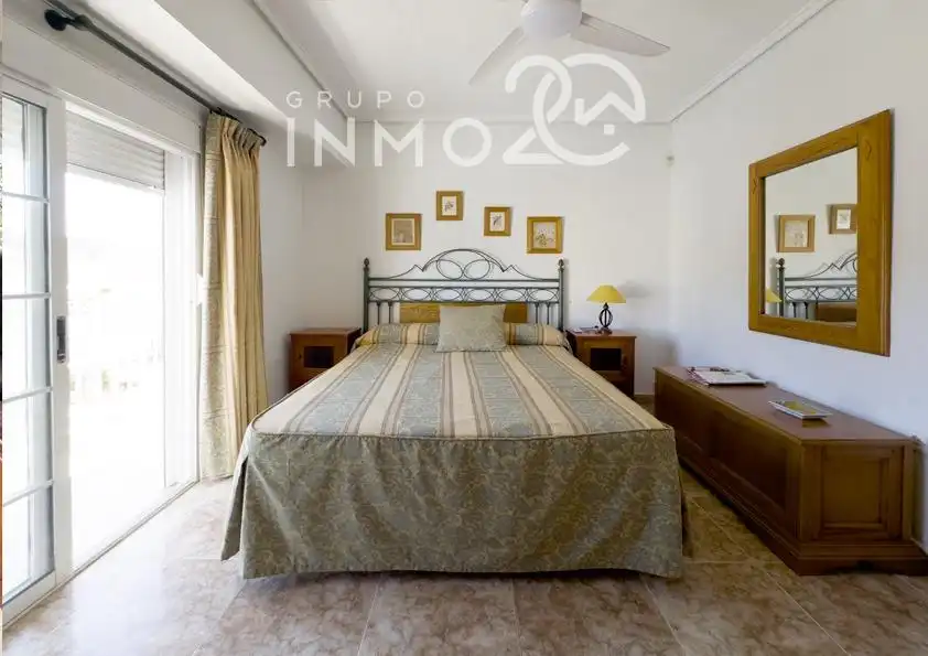 Habitación de Casa adosada en venta en Sueca con Aire acondicionado, Calefacción y Jardín privado