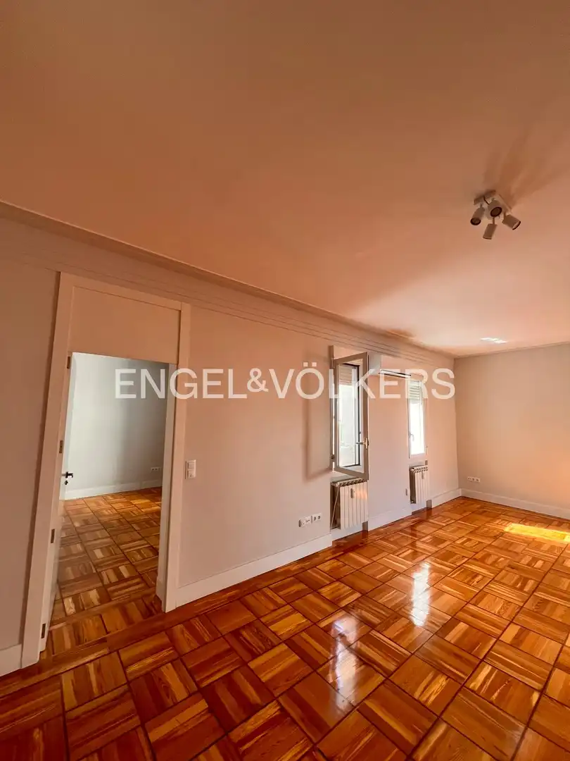 Living room of Flat for rent in Madrid  with Air Conditioner and Heating
