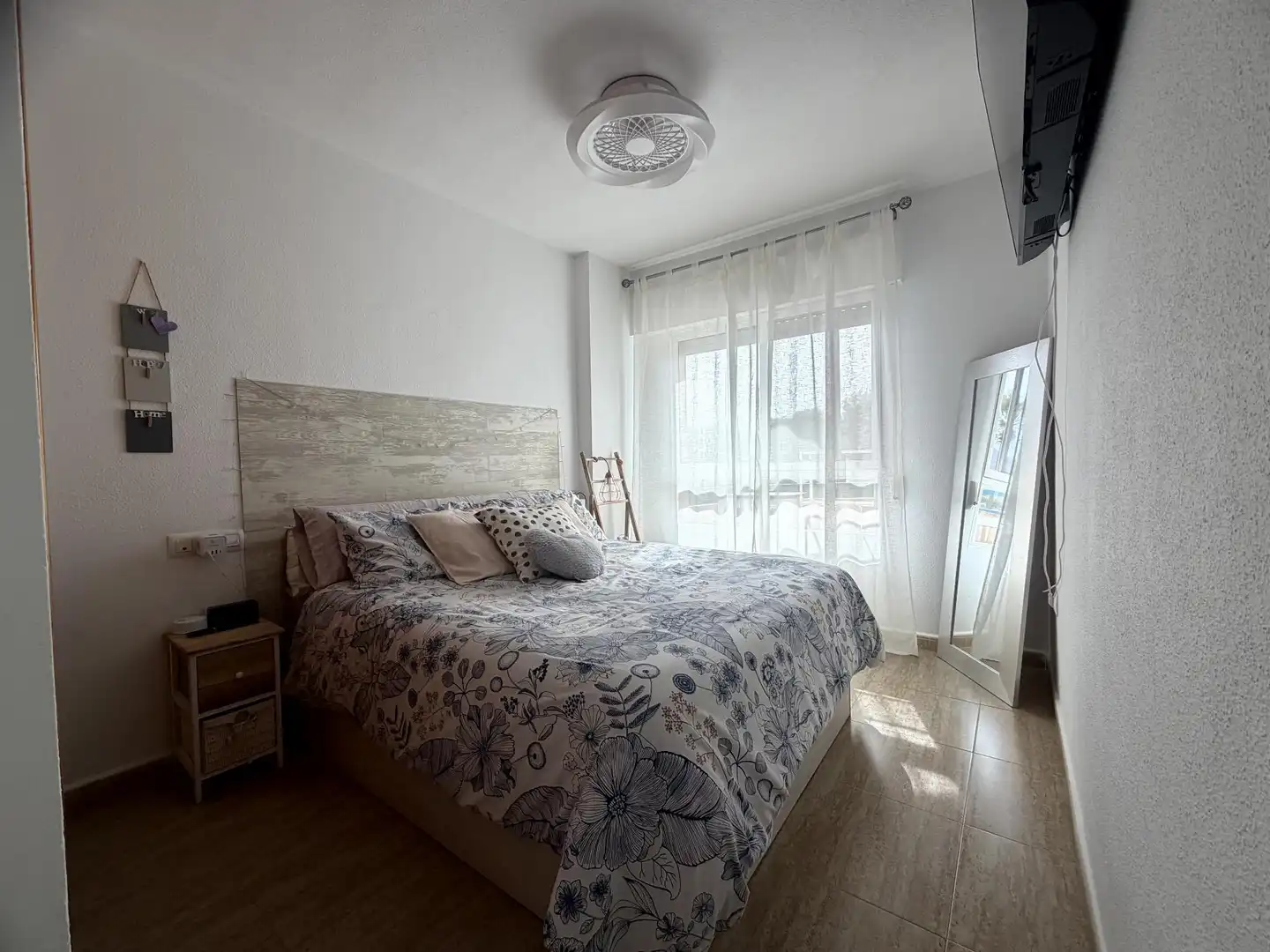 Dormitori de Apartament de lloguer en Cartagena amb Aire condicionat i Balcó