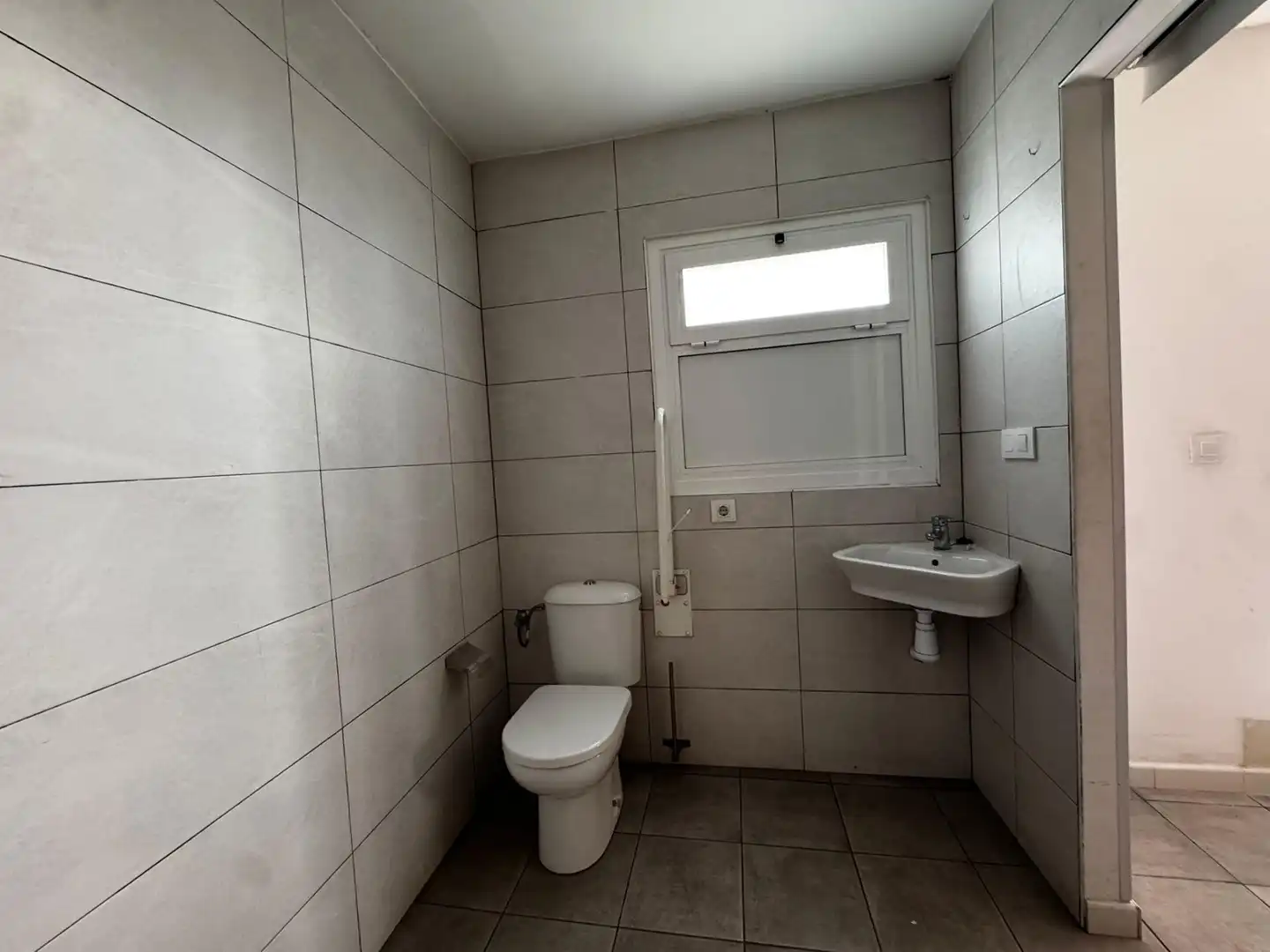 Badezimmer von Gebäude zur Miete in Gandia