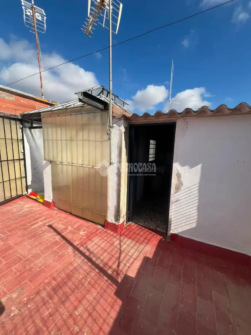 Vista exterior de Casa o xalet en venda en Sevilla amb Aire condicionat i Terrassa