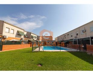 Swimming pool of Single-family semi-detached for sale in Badajoz Capital  with Air Conditioner, Terrace and Swimming Pool