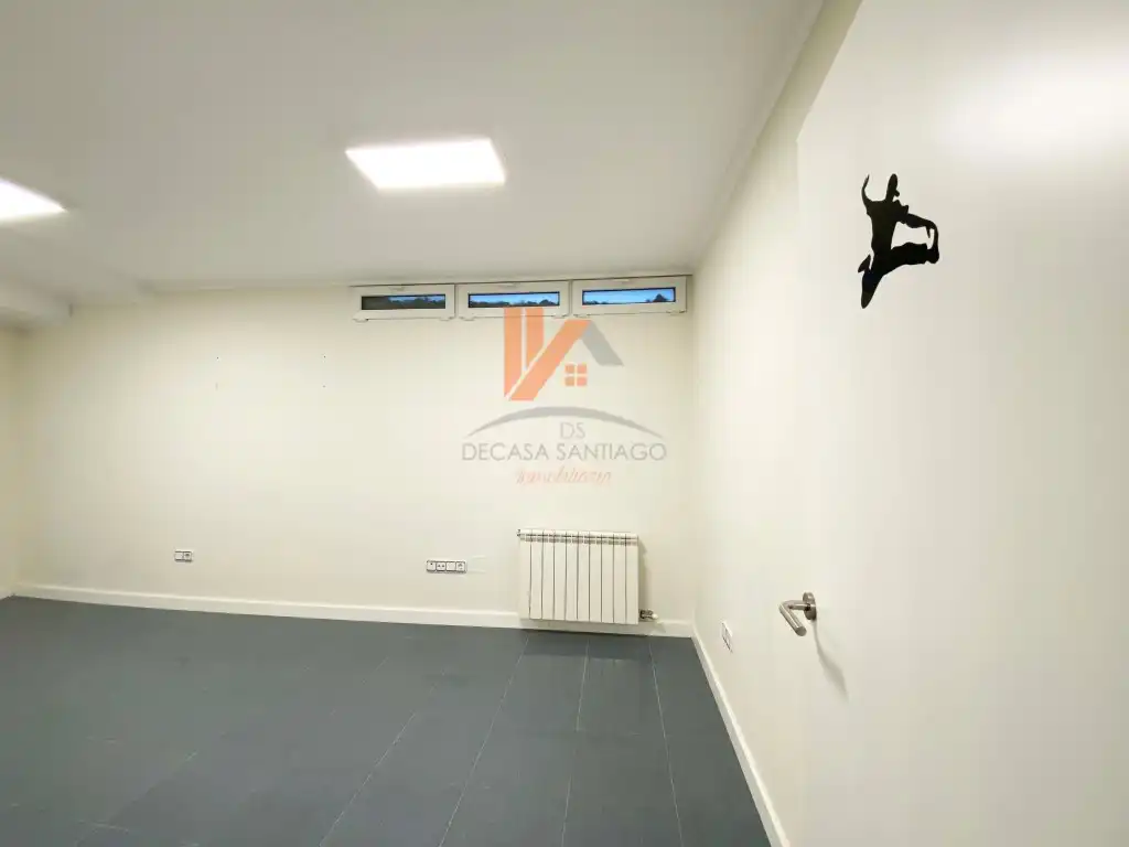 Geschaftsraum zum Verkauf in Santiago de Compostela 