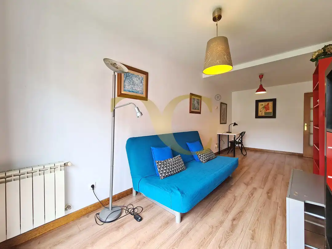 Sala de estar de Apartamento en venta en Ribadesella con Calefacción, Trastero y Amueblado